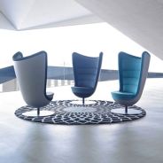 BADMINTON Dreiergruppe blau, graues Gestell.jpg