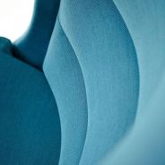 BADMINTON Detail Sitz Stoff blau.jpg